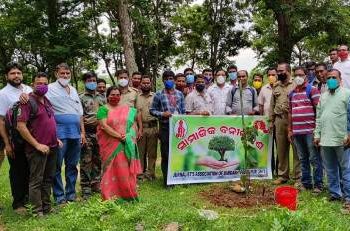 ଜର୍ନାଲିଷ୍ଟ ଏସୋସିଏସନ୍ ଅଫ ବରଗଡ (ଜାବ) ପକ୍ଷରୁ ଦେବଦର୍ହା ଠାରେ ବୃକ୍ଷ ରୋପଣ କାର୍ଯ୍ୟକ୍ରମ ଅନୁଷ୍ଠିତ