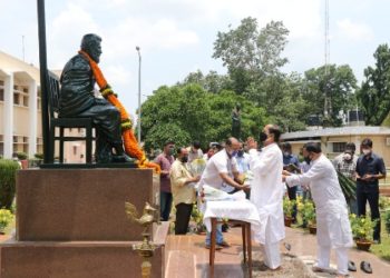 ଓଡିଶା ବିଧାନ ସଭା ପରିସରରେ ଉତ୍କଳ ମଣି ଗୋପବନ୍ଧୁ ଦାସଙ୍କ ଶ୍ରାଦ୍ଧ ଦିବସ ପାଳିତ