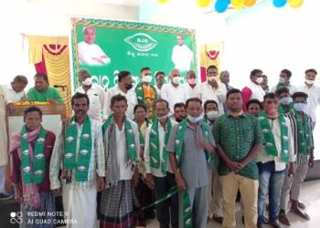 ହାଇଟେକ୍ ଗ୍ରୁପର ଅଧ୍ୟକ୍ଷ ଡ. ତ୍ରିପତି ପାଣିଗ୍ରାହୀଙ୍କ ଉପସ୍ଥିତିରେ ଗଜପତି ଜିଲ୍ଲାର ଗୋଷାଣୀ ବ୍ଲକରେ – ବିଜେଡିର ମହାମିଶ୍ରଣ ପର୍ବ ଅନୁଷ୍ଠିତ  