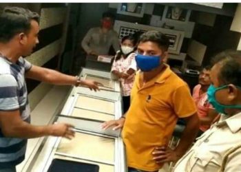 ଗ୍ରାହକ ସାଜି ଆସି ଗହଣା ଲୁଟେରା ଅଟକ