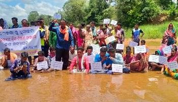 ଲାନ୍ଥ ନଦୀ ଉପରେ ବ୍ରିଜ ନିର୍ମାଣ  ଅଞ୍ଚଳ ବାସୀ ଙ୍କ ଦୀର୍ଘ ଦିନ ର ଦାବି : ପ୍ରଶାସନ ର ପ୍ରତିଶୃତି ପାଣି ର ଗାର – କୋଶଳ ରାଜ୍ୟ ସମ୍ବନିୟ ସମିତି