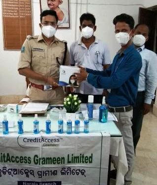 କ୍ରେଡିଟ ଆକ୍ସେସ୍ ଗ୍ରାମୀଣ ଲିମିଟେଡ ପକ୍ଷରୁ ମାସ୍କ ,ସାନିଟାଇଜର ବଣ୍ଟନ