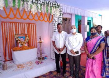 ଦଶପଲ୍ଲା ବିଧାୟକ ଙ୍କ ପିତୃ ବିୟୋଗ କାର୍ଯ୍ୟରେ କୃଷି ତଥା ଉଚ୍ଚ ଶିକ୍ଷା ମନ୍ତ୍ରୀ ଡ଼. ଅରୁଣ କୁମାର ସାହୁ ଙ୍କ ଯୋଗଦାନ