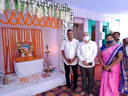ଦଶପଲ୍ଲା ବିଧାୟକ ଙ୍କ ପିତୃ ବିୟୋଗ କାର୍ଯ୍ୟରେ କୃଷି ତଥା ଉଚ୍ଚ ଶିକ୍ଷା ମନ୍ତ୍ରୀ ଡ଼. ଅରୁଣ କୁମାର ସାହୁ ଙ୍କ ଯୋଗଦାନ