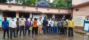 ଗାଁ ସାଥି ଦୁର୍ନୀତି କରୁଥିବା ଅଭିଯୋଗ ନେଇ ବହିଷ୍କାର କରିବାକୁ ଖଲଖଲି ଗ୍ରାମବାସୀ ବିଡିଓ ଙ୍କୁ ଦାବି ପତ୍ର