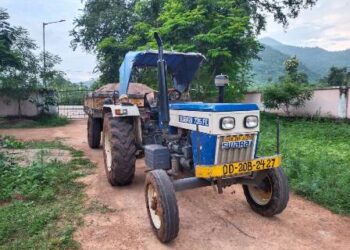ଚୋରାବାଲି ଟ୍ରାକଟର ଠାରୁ ଫାଇନ ଆଦାୟ