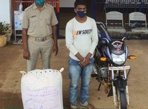 ବାଇକ ରେ ଗଞ୍ଜେଇ ଚୋରା  ଚାଲାଣ ବେଳେ ବାଇକ ସହ ଜଣେ ଗିରଫ