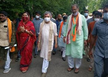 ପାଟଣାଗଡ଼ ରେ କେନ୍ଦ୍ର ରେଳମନ୍ତ୍ରୀ ଅଶ୍ଵିନୀ ବୈଷ୍ଣବ ଙ୍କ ଜନ ଆର୍ଶିବାଦ ଯାତ୍ରା : ବିଭିନ୍ନ ସଂଗଠନ ପକ୍ଷରୁ ଦାବି ପତ୍ର ପ୍ରଦାନ