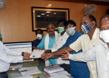 ଜଗତସିଂହପୁର ଜିଲ୍ଲାର ରଘୁନାଥପୁର ସାନବଜାରରେ ପ୍ରତିଷ୍ଠିତ ଉତ୍କଳମଣିଙ୍କ ପ୍ରତିମୂର୍ତୀ ପ୍ରତି ଅସମ୍ମାନ ପ୍ରତିବାଦରେ ପିସିସି ପକ୍ଷରୁ ରାଜ୍ୟ ସଂସ୍କୃତି ସଚିବଙ୍କୁ  ସ୍ମାରକପତ୍ର ପ୍ରଦାନ