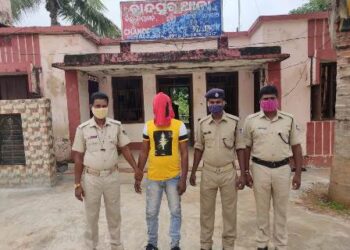 ଚାନ୍ଦପୁର ଥାନା ପୁଲିସ୍ ର ଚଢ଼ାଉ – ମୋବାଇଲ୍ ଲୁଟେରା ଗିରଫ