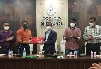 ଢେଙ୍କାନାଳ ଜିଲ୍ଲାପାଳ ଶ୍ରୀ ଭୁମେଶ ଚନ୍ଦ୍ର ବେହେରାଙ୍କୁ ବିଦାୟକାଳୀନ ସମ୍ବର୍ଦ୍ଧନା ଜ୍ଞାପନ