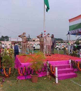 ଢେଙ୍କାନାଳରେ ୭୫ତମ ଜିଲ୍ଲାସ୍ତରୀୟ ସ୍ବାଧୀନତା ଦିବସ, ଜାତୀୟ ପତାକା ଉତ୍ତୋଳନ କଲେ ଜିଲ୍ଲାପାଳ – ଶ୍ରୀ ଭୁମେଶ ଚନ୍ଦ୍ର ବେହେରା