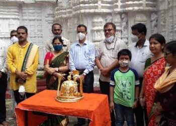 କପିଳାସ ପୀଠ ମହାପ୍ରଭୁ ଶ୍ରୀ ଶ୍ରୀ ଚନ୍ଦ୍ରଶେଖର ଜୀଉଙ୍କ ସୁନାର ପଞ୍ଚବକ୍ର ମୁକୁଟ ସୁନାଭରଣ ବେଶ ଅନୁଷ୍ଠିତ – ଢେଙ୍କାନାଳ।