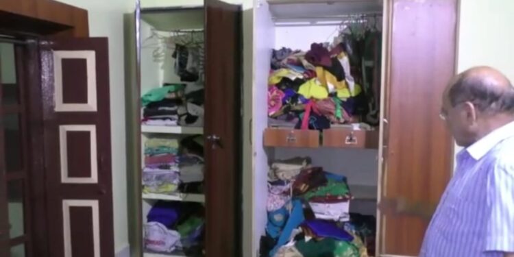 ବନ୍ଧୁକ ମୁନରେ ଲକ୍ଷାଧିକ ଟଙ୍କା ଓ ସୁନାଗହଣା ଲୁଟ ,  କନ୍ଧମାଳ  