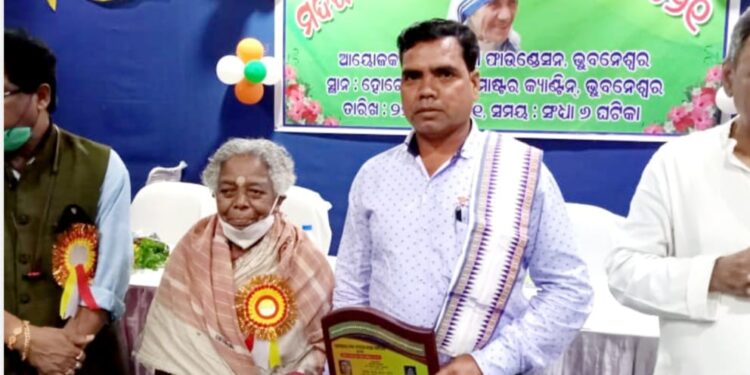 ଯୁବ ସମାଜ ସେବୀ ତଥା ଦକ୍ଷ ସଂଗଠକଙ୍କୁ ମିଳିଲା ମଦର ତେରେସା ସେବା ସମ୍ମାନ – ବାଲିଗୁଡା