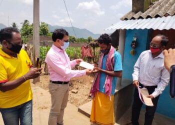 ମୃତକଙ୍କ ପରିବାରକୁ ସହାୟତା ରାଶି ପ୍ରଦାନ