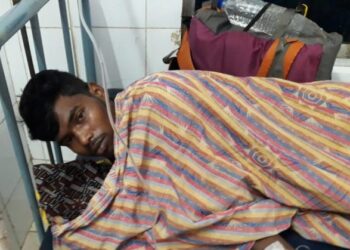 ବିସ୍କୁଟରେ ନିଶା ଦେଇ ଯୁବକଙ୍କ ର ଟଙ୍କା ଲୁଟି ନେଲେ ଦୁର୍ବୁତ୍ତ : ଅଚେତ ଅବସ୍ଥାରେ ମେଡିକାଲ ରେ ଭର୍ତ୍ତୀ