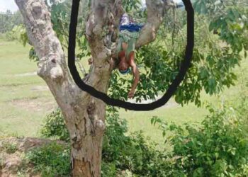 ବିଦ୍ୟୁତ୍ ତାର ଲାଗି ବୃଦ୍ଧ ବ୍ୟକ୍ତିଙ୍କ ମୃତ୍ୟୁ : ପ୍ରତିବାଦରେ ରାସ୍ତା ରୋକ – କ୍ଷତି ପୂରଣ ପରେ ରାସ୍ତା ରୋକ ହଟିଲା