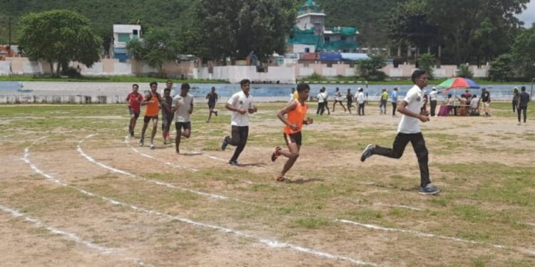 ଜିଲ୍ଲାକ୍ରୀଡା ବିଭାଗ ପକ୍ଷରୁ ପାରଳାଖେମୁଣ୍ଡି ସ୍ଥିତ ଗଜପତି ଷ୍ଟାଡିୟମ ଠାରେ ଜିଲ୍ଲା ସ୍ତରୀୟ କ୍ରୀଡ଼ା ପ୍ରତିଯୋଗୀତା ଅନୁଷ୍ଠିତ