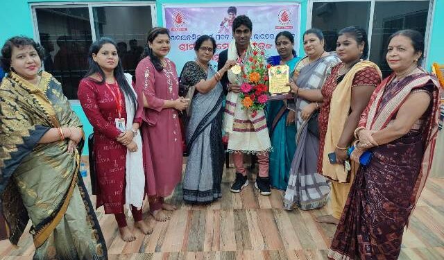 ନିଷ୍ଠା ପରିବାର ତରଫରୁ ପ୍ରମୋଦ ଭଗତଙ୍କୁ ଭବ୍ୟ ସମ୍ବର୍ଦ୍ଧନା ପ୍ରଦାନ