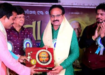 କଟକ : ସମାଜରେ ଚଳନ୍ତି ଠାକୁର ‘ବାପା ‘