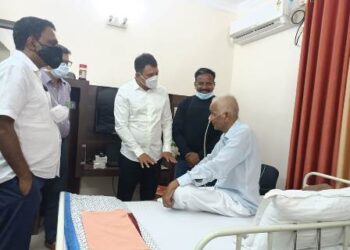 ବିରୋଧୀ ଦଳ ନେତା ପ୍ରଦୀପ୍ତ ନାୟକଙ୍କୁ ଏମ୍ସ ଯାଇ ଭେଟିଲେ – ଶକ୍ତିମନ୍ତ୍ରୀ ଦିବ୍ୟ ଶଙ୍କର ମିଶ୍ର ଓ ସ୍ୱାସ୍ଥ୍ୟମନ୍ତ୍ରୀ ନବ ଦାସ
