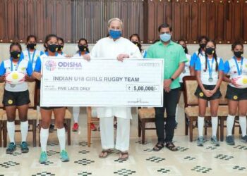 CM Felicitates Indian Under-18 Girls’ Rugby Team ; Presents Cash Award of Rs.5 Lakh  