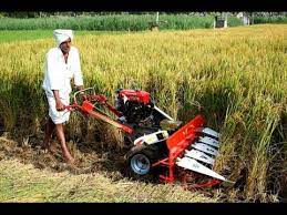 ସେବା ସମବାୟ ସମିତି ପକ୍ଷରୁ ଚାଷୀଙ୍କ ପାଇଁ ଆସିଥିବା ଧାନକଟା ମେସିନ ଅଚଳ
