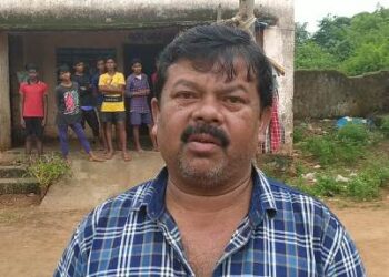 ଗଜପତି ଜିଲ୍ଲା ମୋହନା ବ୍ଲକ ,କଟମା ଗ୍ରାମସ୍ଥିତ ସରକାରୀ ଉଚ୍ଚ ବିଦ୍ୟାଳୟ ହଷ୍ଟେଲରୁ ୧୪ଜଣ ଛାତ୍ର ଖାଇବାକୁ ନ ପାଇ ହଷ୍ଟେଲ ଛାଡିଥିବା ଘଟଣା