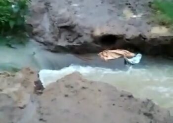 ଦୟନୀୟ ଅବସ୍ଥାରେ ଡାକ ଢୋଲ ଆଡିପଡ଼ା ରାସ୍ତା