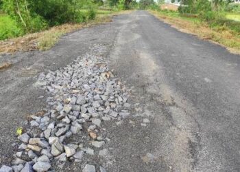 ଆର.ଡି ନିର୍ବାହୀ ଯନ୍ତ୍ରୀ ଓ ଠିକାଦାରଙ୍କ ର ମଧୁ ଚନ୍ଦ୍ରିକା : ୯ ମାସରେ ପିଚୁ ରାସ୍ତା ପାଲଟିଲା ମାଟି ରାସ୍ତା