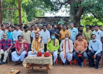 ସାଂସଦ ଶ୍ରୀ ସୁରେଶ ପୂଜାରୀ ଓ କୃଷକ ମୋର୍ଚ୍ଚା ରାଜ୍ଯ ସଭାପତି ଶ୍ରୀ ପ୍ରଦୀପ ପୁରୋହିତଙ୍କ ମରୁଡ଼ି ଅଞ୍ଚଳ ଗସ୍ତ : ଶତାଧିକ ବିଜେଡି କର୍ମୀ ଯୋଗଦାନ