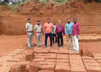 ମାଙ୍କଡ଼ା ପଥର ଖଣିରେ ତହସିଲ ଓ ଚାନ୍ଦପୁର ପୋଲିସ ର ମିଳିତ ଚଢ଼ଉ ; ଏକ ପାୱାର ଟିଲର ଜବତ