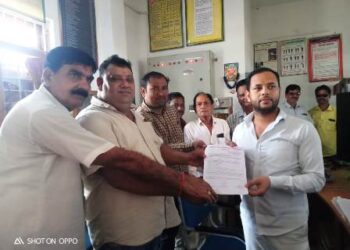 ଏକ୍ସପ୍ରେସ ଟ୍ରେନ ରହଣୀ ଦାବିରେ ଦାବିପତ୍ର ପ୍ରଦାନ