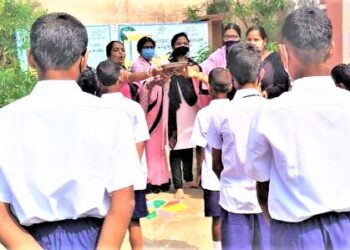 ୧୮ମାସ ପରେ ଖୋଲିଲା ୮ମ ଶ୍ରେଣୀ ; ବିଦ୍ୟାଳୟରେ ଛାତ୍ରଛାତ୍ରୀଙ୍କୁ ସ୍ୱାଗତ