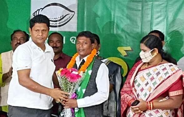 ତାରା-କୈଳାସ ବିବାଦରେ ଯବନିକା : ବିଜୁଜନତା ଦଳରେ ମିଶି ଶଙ୍ଖ ଫୁଙ୍କିଲେ ଲକ୍ଷ୍ମୀପୁର ବିଧାନସଭା ନିର୍ବାଚନମଣ୍ଡଳୀ ପୁର୍ବତ୍ତନ ବିଧାୟକ କୈଳାସ କୁଲେସିକା