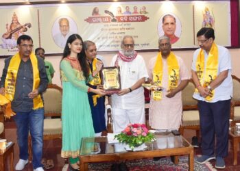 ରାମାୟଣ ହେଉଛି ଦିବ୍ୟପ୍ରେମର ସର୍ବଶ୍ରେଷ୍ଠ ଗ୍ରନ୍ଥ : ରାଜ୍ୟପାଳ ରାଜଭବନରେ ଶ୍ରୀରାମ କାବ୍ୟପାଠ କବି ସମ୍ମେଳନ ଆୟୋଜିତ