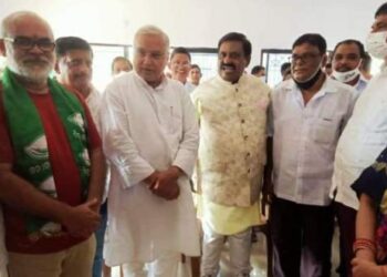 ଗଜପତି ଜିଲ୍ଲା ବିଜେପି କୁ ଶକ୍ତ ଧକ୍କା ପାରଳାଖେମୁଣ୍ଡି ନଗର ବିଜେପି ସଭାପତି ଜାମିନଦାର ପଟ୍ଟନାୟକ ଙ୍କ ବିଜେଡିରେ ଯୋଗଦାନ