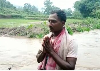 ଗଜପତି ଜିଲ୍ଲାରେ ଅଦିନିଆ ବର୍ଷାରେମୋହନା ବ୍ଲକରେ ବିଭିନ୍ନ ସ୍ଥାନରେ ଚାଷ ଜମିରେ ଆଣ୍ଠୁଏ ପାଣି, ଫସଲ ନଷ୍ଟ