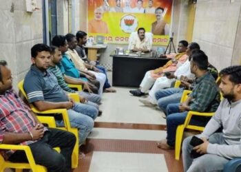 କନ୍ଧମାଳ ଗସ୍ତରେ ଅନୁସୂଚିତ ଜନଜାତି ବିଜେପି ମୋର୍ଚ୍ଚା ସଭାପତି ଓ ସଦସ୍ୟ