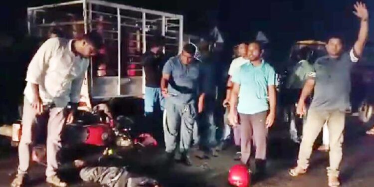 ଟାଟା ମ୍ୟାଜିକ କୁ ଧକ୍କାଦେଇ ବାଇକ ଆରୋହୀ ମୃତ