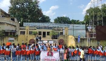 ମମିତା ମେହେରଙ୍କ ପରିବାରକୁ ନ୍ୟାୟ ଓ ଗୃହ ରାଷ୍ଟ୍ରମନ୍ତ୍ରୀଙ୍କ ବହିଷ୍କାର ଦାବିନେଇ ଏବିଭିପିର ବିଶାଳ ଶୋଭାଯାତ୍ରା