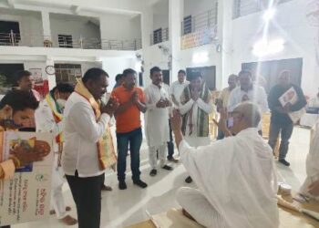 भाजपा के 2 बिधायक ने किए मुनि श्री जी के दर्शन