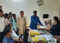 ମନରେଗା ଯୋଜନାରେ ବିନା କାମରେ ୮ ଲକ୍ଷ ଟଙ୍କା ଆତ୍ମସାତ କରିଥିବା ଅଭିଯୋଗ ଦୋଷୀ ପ୍ରତି କାର୍ଯ୍ୟନୁଷ୍ଠାନ ଗ୍ରହଣ କରିବା ନେଇ ବ୍ଳକ ଅଫିସ କୁ ତାଳା ବନ୍ଦ କରିବା ଦାବିରେ ଜିଲ୍ଲାପାଳଙ୍କୁ ଦାବିପତ୍ର ପ୍ରଦାନ