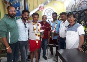ଦି ଥାର୍ଟଟିନ ହନ୍ରେଡ ମାଇଲ କେରମ୍ ପ୍ରମୋସନାଲ ସାଇକେଲ ଶୋଭାଯାତ୍ରା ଦଳ ବରଗଡ ରେ