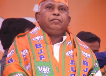 କେନ୍ଦ୍ରମନ୍ତ୍ରୀ ଓ ରାଜ୍ୟ ସଭାପତିଙ୍କ ଉପସ୍ଥିତିରେ ବିଜେପିରେ ମିଶିଲେ – ପୂର୍ବତନ ମନ୍ତ୍ରୀ ସଞ୍ଜୀବ ସାହୁ