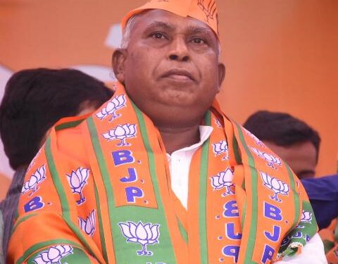କେନ୍ଦ୍ରମନ୍ତ୍ରୀ ଓ ରାଜ୍ୟ ସଭାପତିଙ୍କ ଉପସ୍ଥିତିରେ ବିଜେପିରେ ମିଶିଲେ – ପୂର୍ବତନ ମନ୍ତ୍ରୀ ସଞ୍ଜୀବ ସାହୁ
