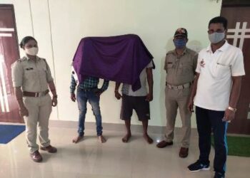 ଖଣି ମାଫିଆ ଙ୍କ ବେଆଇନ ମୋରମ ଚାଲାଣ ଉପରେ ପୋଲିସର ଚଢ଼ାଉ ;  ଦୁଇ ଗିରଫ