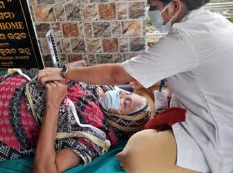ସମର୍ପଣ “ବୃଦ୍ଧାଶ୍ରମ” ରେ ମାଗଣା ଚକ୍ଷୁ ଚିକିତ୍ସା ଶିବିର