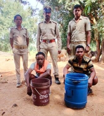 ଅବକାରୀ ଚଢାଉ, ବିପୁଳ ପରିମାଣର ମଦ ଓ ପୋଚ ଜବତ, ୪ ଗିରଫ